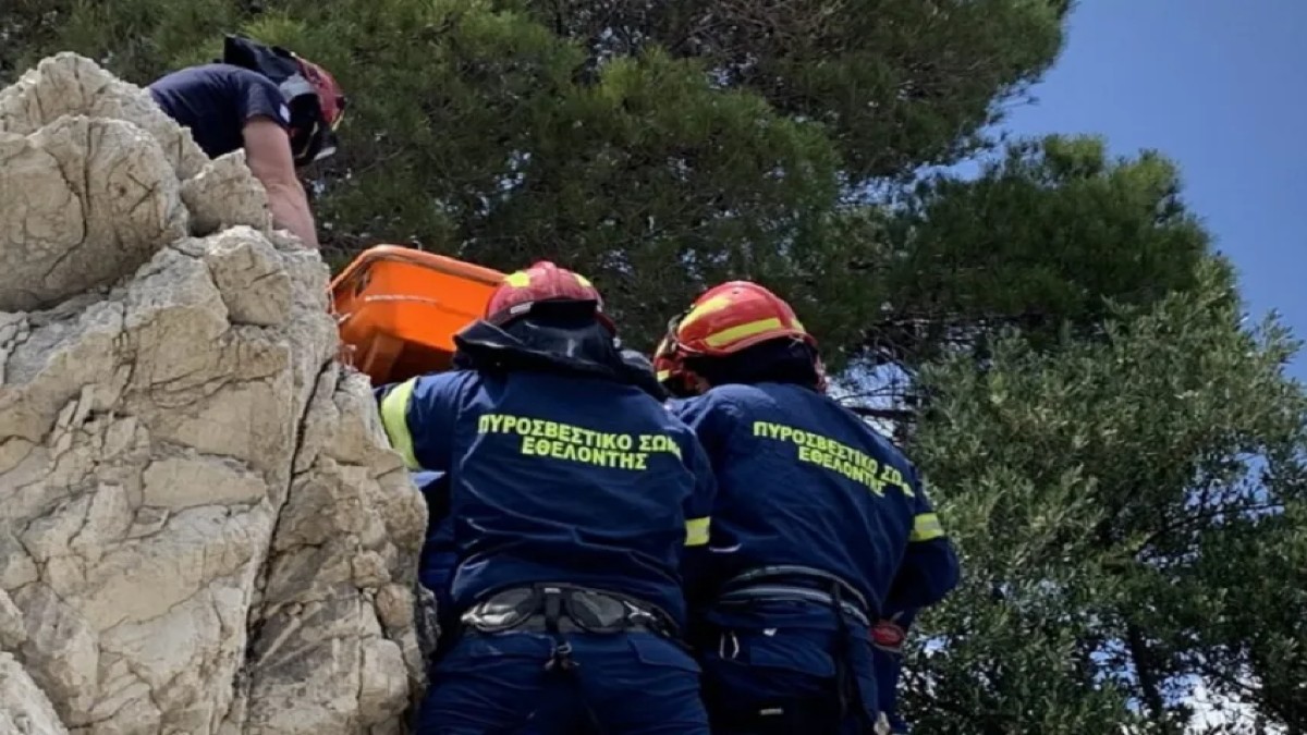 Άρτα: 16χρονος έπεσε σε γκρεμό μετά από τροχαίο – Πυροσβέστες τον ανέσυραν με σχοινιά