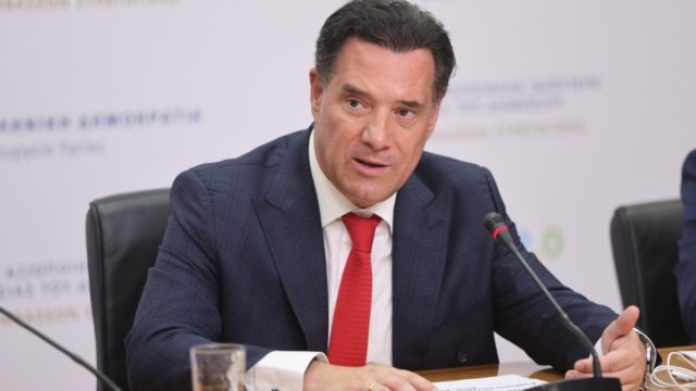 Η απάντηση Γεωργιάδη για την πτώση σοβά στο Βενιζέλειο: «Παιδιά χαλαρώστε, δεν καταρρέει το ΕΣΥ»