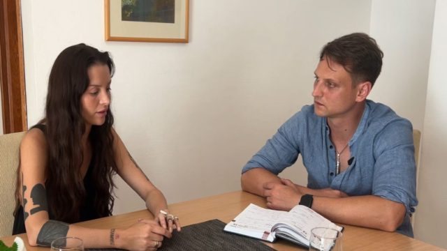 Πρώην μέλος των Pussy Riot αποκαλύπτει συνεργασία με την FSB: «Απειλούσαν να σκοτώσουν συγγενείς μου»