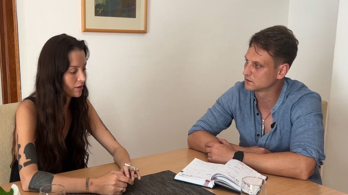 Πρώην μέλος των Pussy Riot αποκαλύπτει συνεργασία με την FSB: «Απειλούσαν να σκοτώσουν συγγενείς μου»