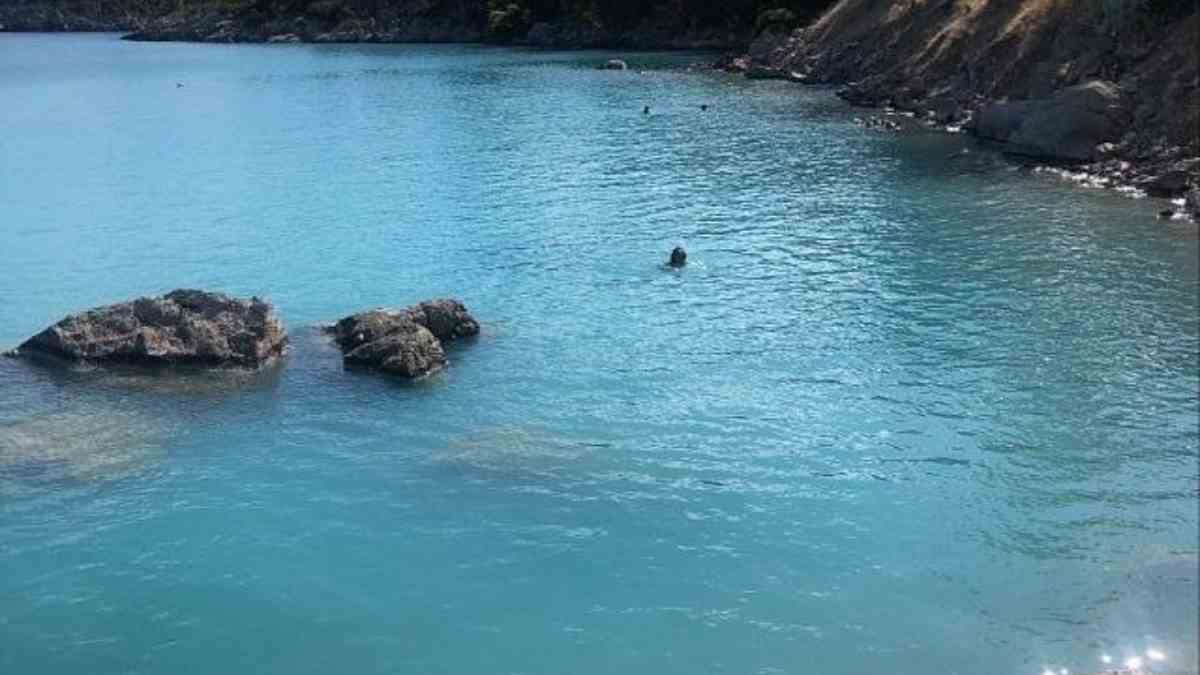 Εκεί που η γη ανασαίνει: Ανακαλύψαμε τα μαγικά Λουτρά του Παυσανία στα Μέθανα!