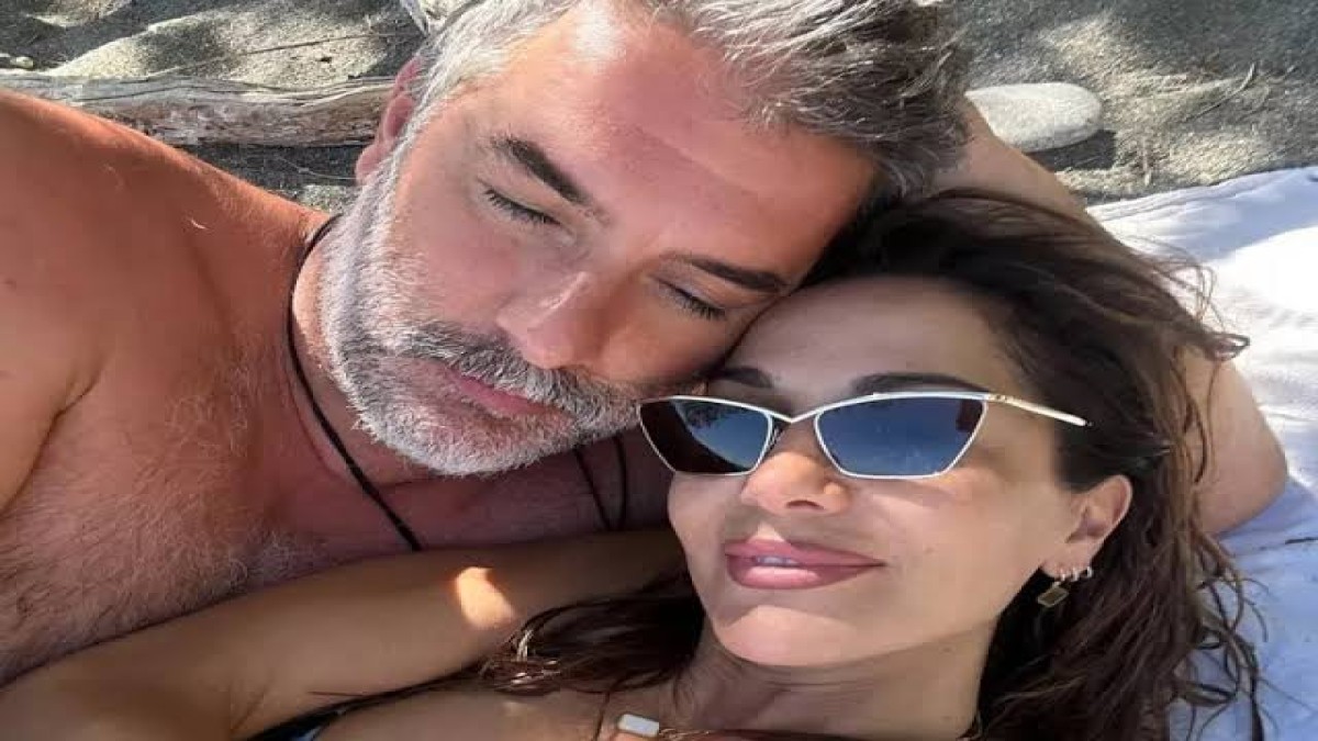 Δέσποινα Βανδή: Γιόρτασε τον Δεκαπενταύγουστο στην Πάρο με τον Μπισμπίκη και τα παιδιά της