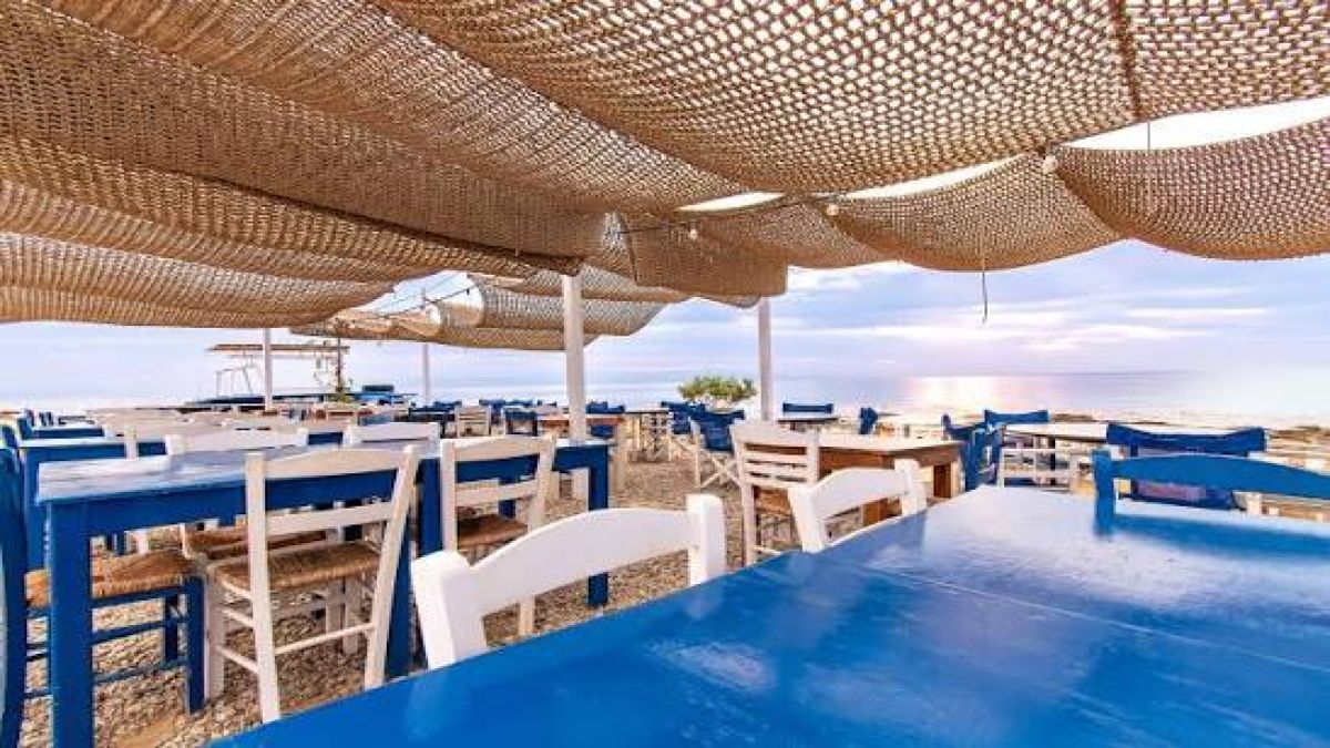 Η «Χήρα» στην Αρτέμιδα είναι μια καλοκαιρινή εμπειρία που ξεκινά από τη θέα