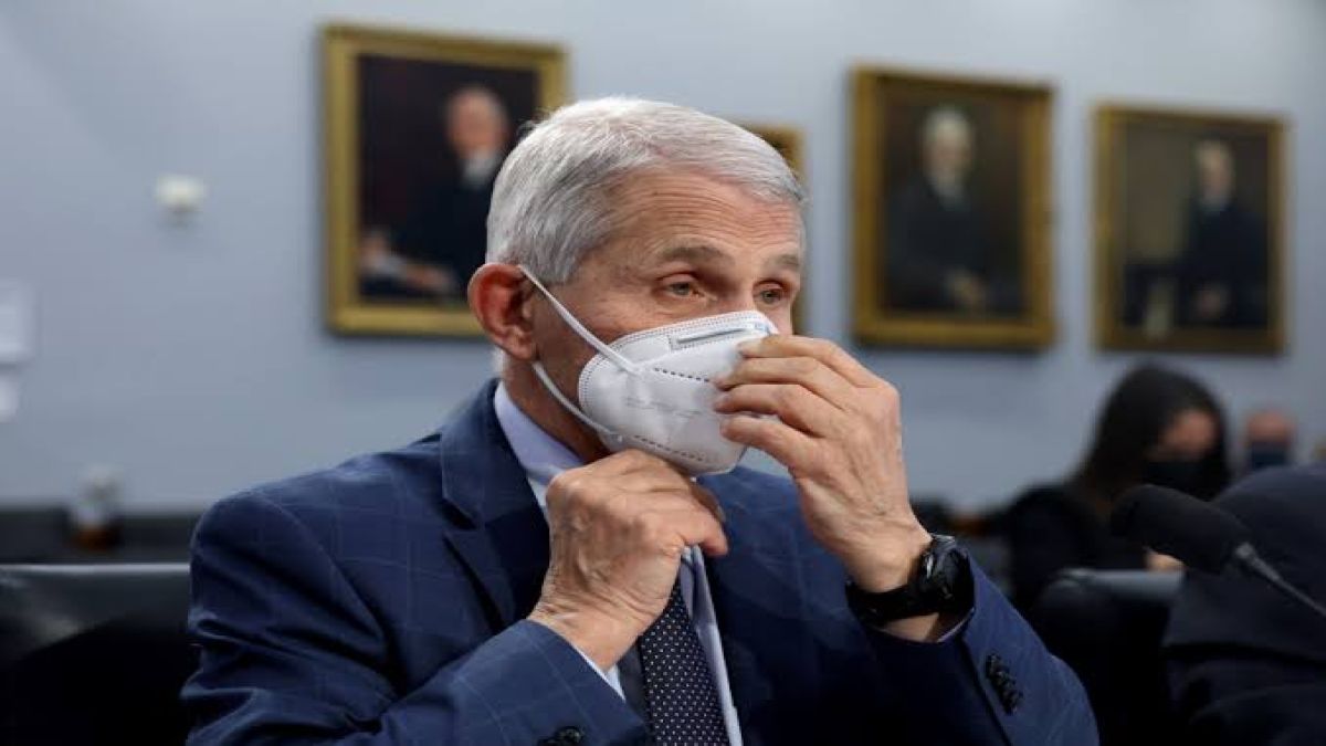 Ένοχος πρώην συνεργάτης του Φάουτσι για παράκαμψη του νόμου περί δημόσιων αρχείων