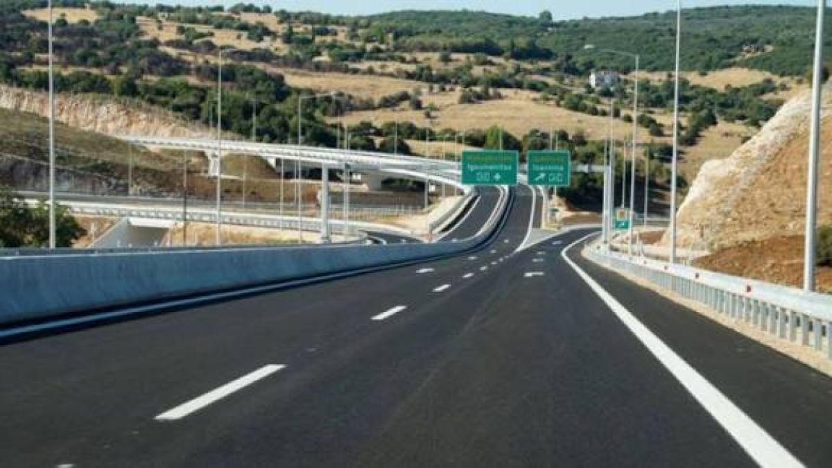 Μέγαρα: Πώς σημειώθηκε το θανατηφόρο τροχαίο με τη 35χρονη