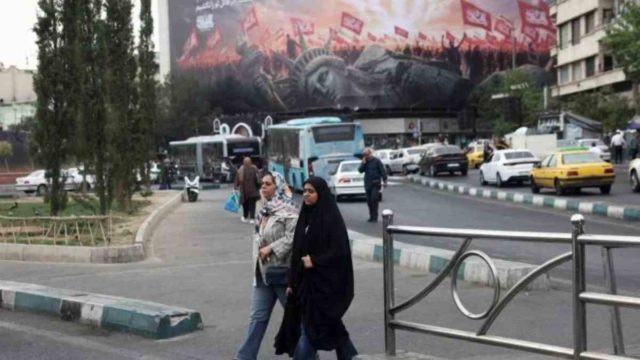 «Παρτίδα σκάκι» οι συνομιλίες, λέει ο Τραμπ – «Είμαστε επαγγελματίες», απαντά η Τεχεράνη