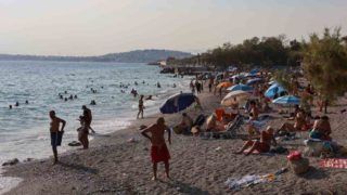 Καιρός σήμερα 28/08: «Καμίνι» η χώρα με 39άρια – Δυναμώνουν τα μελτέμια στο Αιγαίο