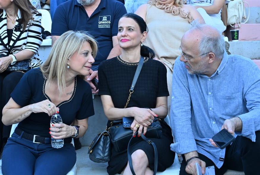 Η Μαρία Καρυστιανού ανακοινώνει τη διαγραφή του Αθανάσιου Αυγερινού, καταγγέλλοντας προσπάθειες ελέγχου του κινήματος.
