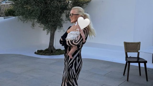 Κατερίνα Καινούργιου: Το πρώτο καλοκαίρι με την κόρη της στην Πάρο και η γλυκιά ανάρτηση