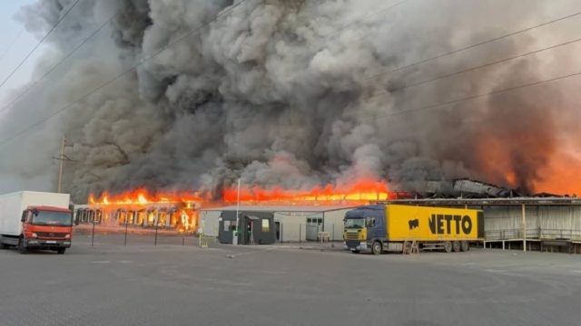 12 εκατομμύρια βιβλία στις στάχτες έριξε η Ρωσία: Ο πόλεμος που χτυπά την εκπαίδευση και τον πολιτισμό της Ουκρανίας