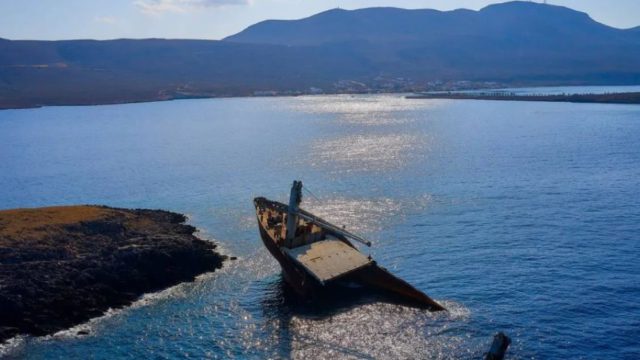 Nordland: Το πλοίο-φάντασμα που προσάραξε στα Κύθηρα το 2000 και δεν έφυγε ποτέ από τα βράχια