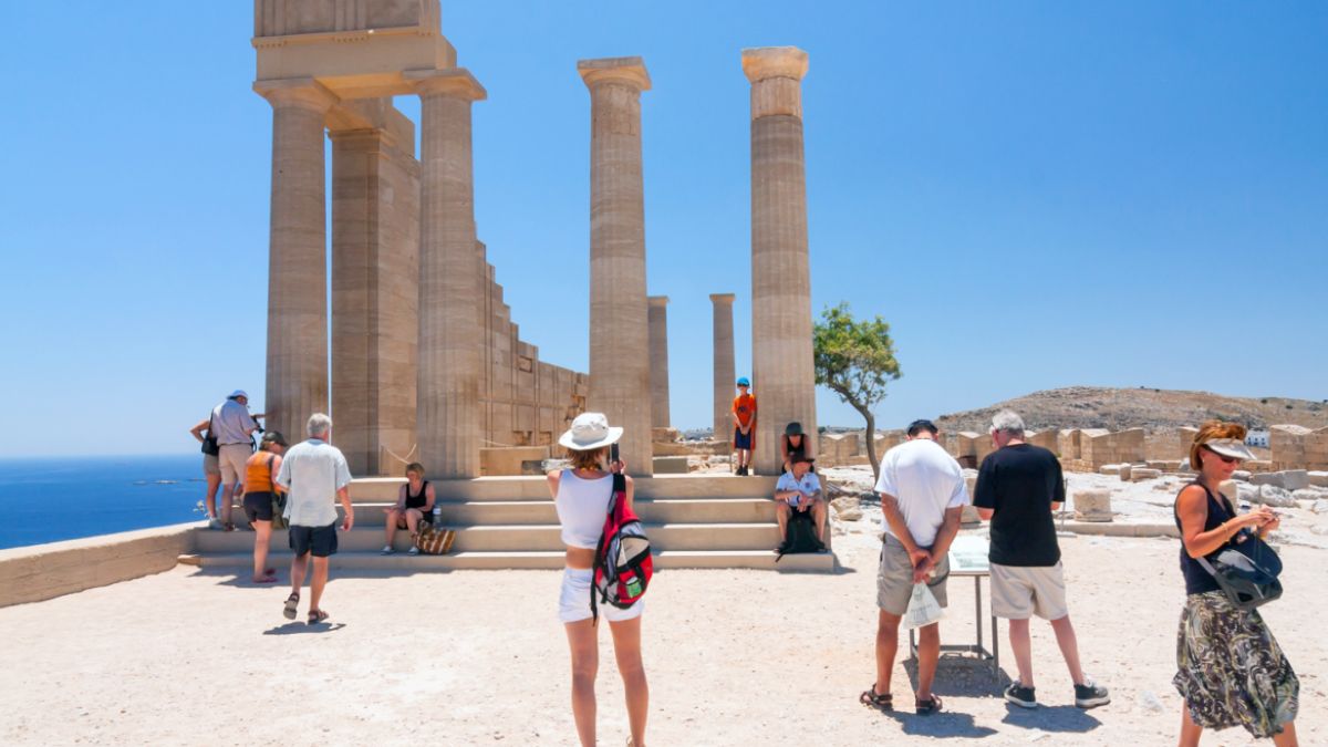 Κοινωνικός Τουρισμός: Πώς χρησιμοποιείται το voucher στις διαμονές και τα ακτοπλοϊκά