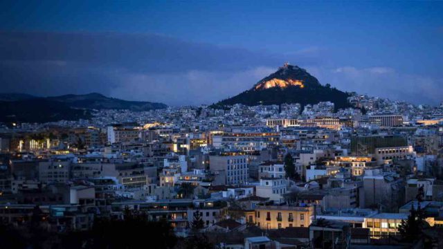 Δεκαπενταύγουστος: Ποιοι λόφοι της Αθήνας είναι ανοιχτοί και ποιοι παραμένουν κλειστοί