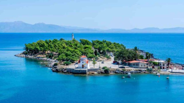 Το ρομαντικό καταφύγιο της Ωραίας Ελένης και του Πάρη βρίσκεται στη Μάνη