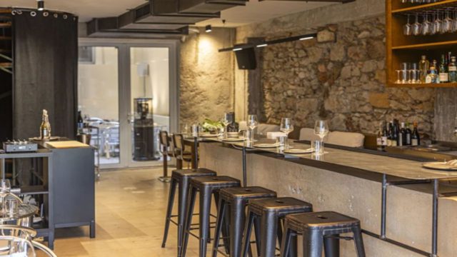 «Méthe»: Το νέο wine bar και spritzeria του Πειραιά που φέρνει ιταλικό αέρα και ναπολιτάνικη πίτσα