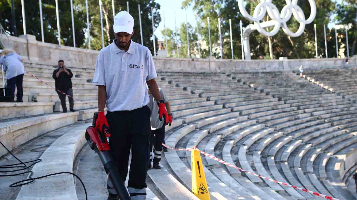 Παναθηναϊκό Στάδιο: Ξεκίνησε ο καθαρισμός των μαρμάρων για πρώτη φορά μετά από 120 χρόνια (Εικόνες)