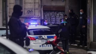 Πυροβολισμοί στην Αργυρούπολη: 46χρονος καταγγέλλει ότι προσπάθησαν να τον βάλουν με τη βία σε ΙΧ
