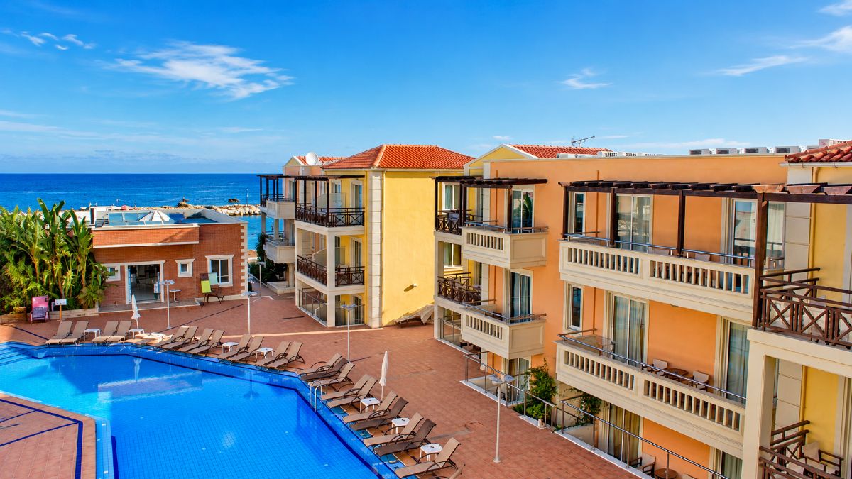 Porto Kalamaki Hotel: Το δικό σου καλοκαιρινό καταφύγιο στα Χανιά!