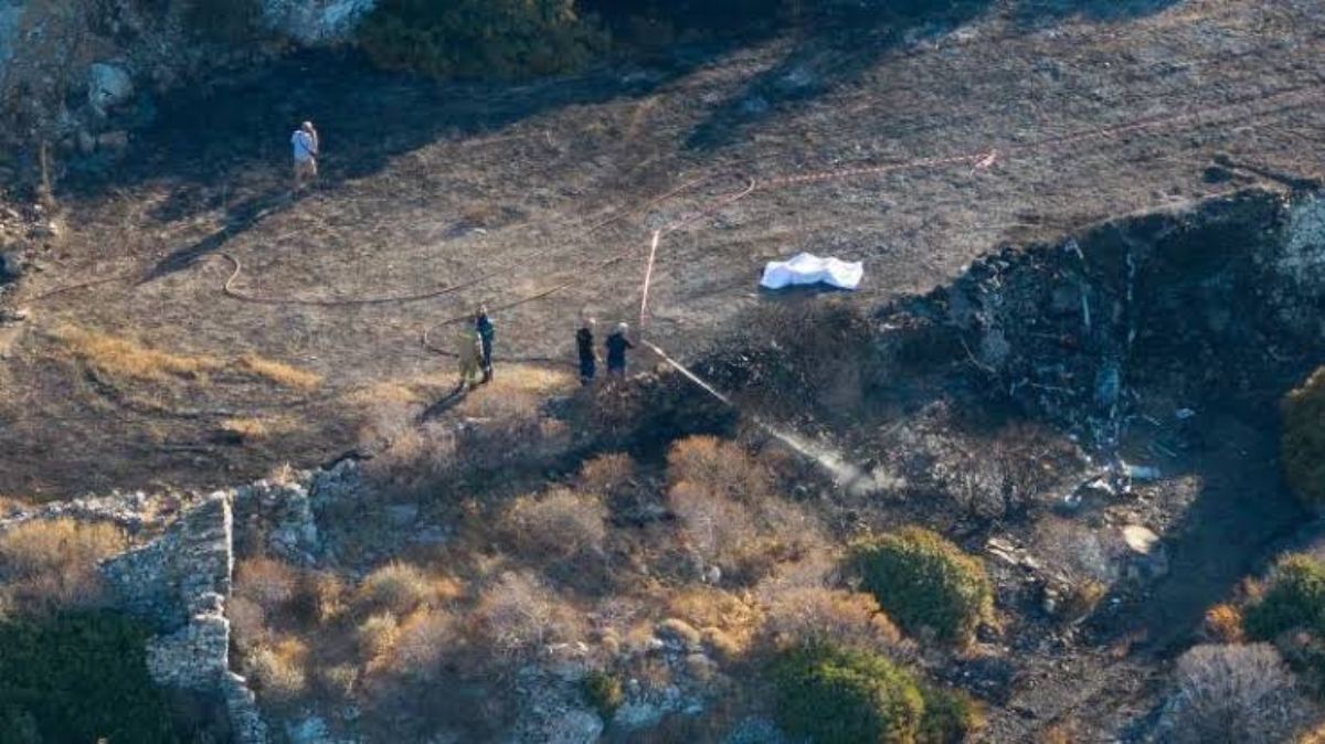 «Ακούσαμε έναν περίεργο θόρυβο και μετά έπεσε»: Αυτόπτες μάρτυρες περιγράφουν τη συντριβή στη Σίφνο