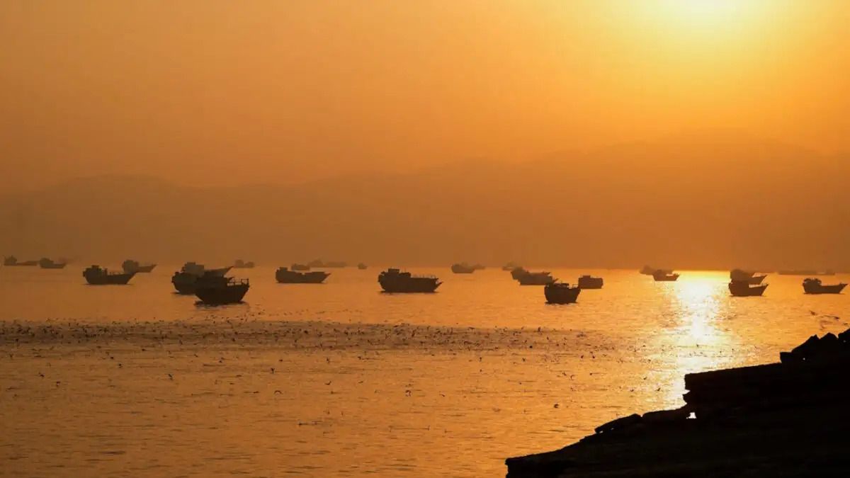 Συναγερμός στα Στενά του Ορμούζ: Χτυπήθηκε δεξαμενόπλοιο του Θεόδωρου Αγγελόπουλου