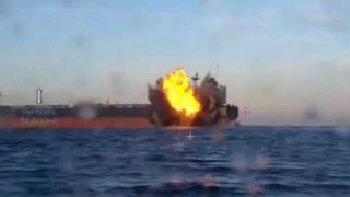 Τρίτο χτύπημα σε πλοίο της ADNOC μέσα σε μία εβδομάδα: Ο Ορμούζ μετατρέπεται σε οικονομικό ναρκοπέδιο για το πετρέλαιο και τη ναυτιλία