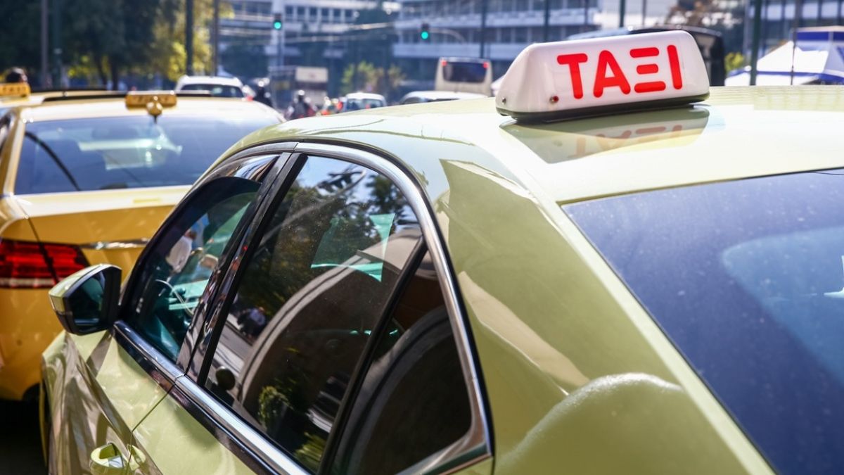 Νέα καταγγελία για οδηγό ταξί: Τουρίστας υποστηρίζει ότι του άρπαξαν 800 ευρώ