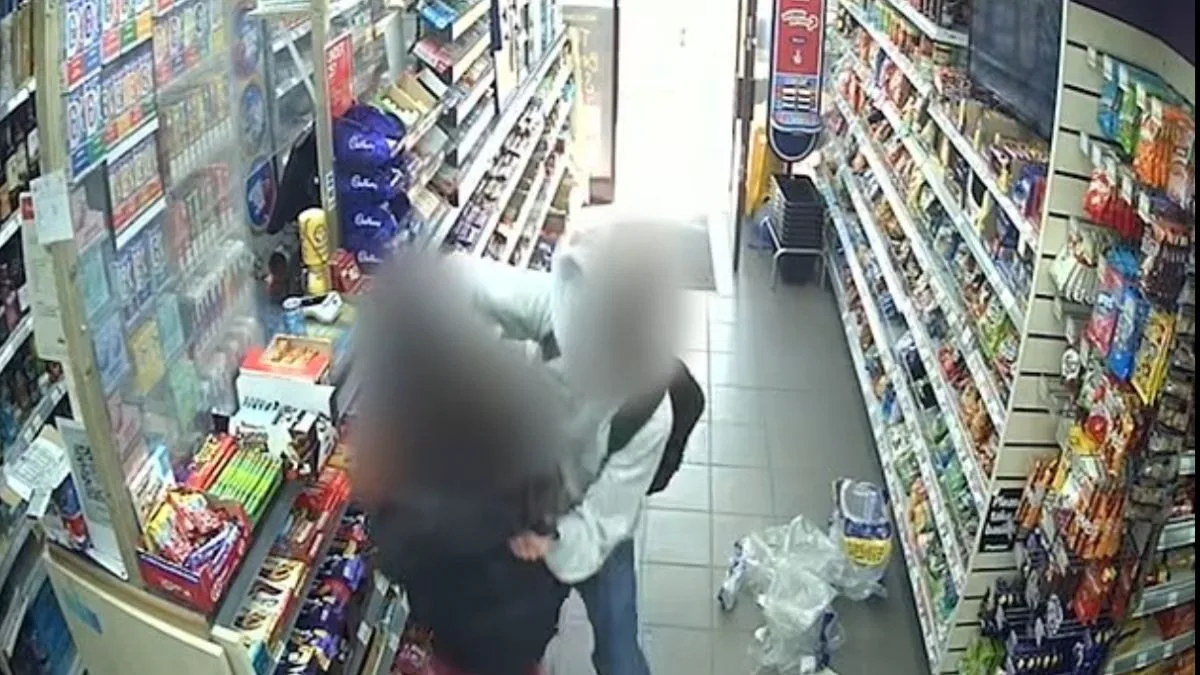 «Όχι» και μετά τρόμος: 14χρονος έστησε ενέδρα σε κορίτσι και της επιτέθηκε με μαχαίρι