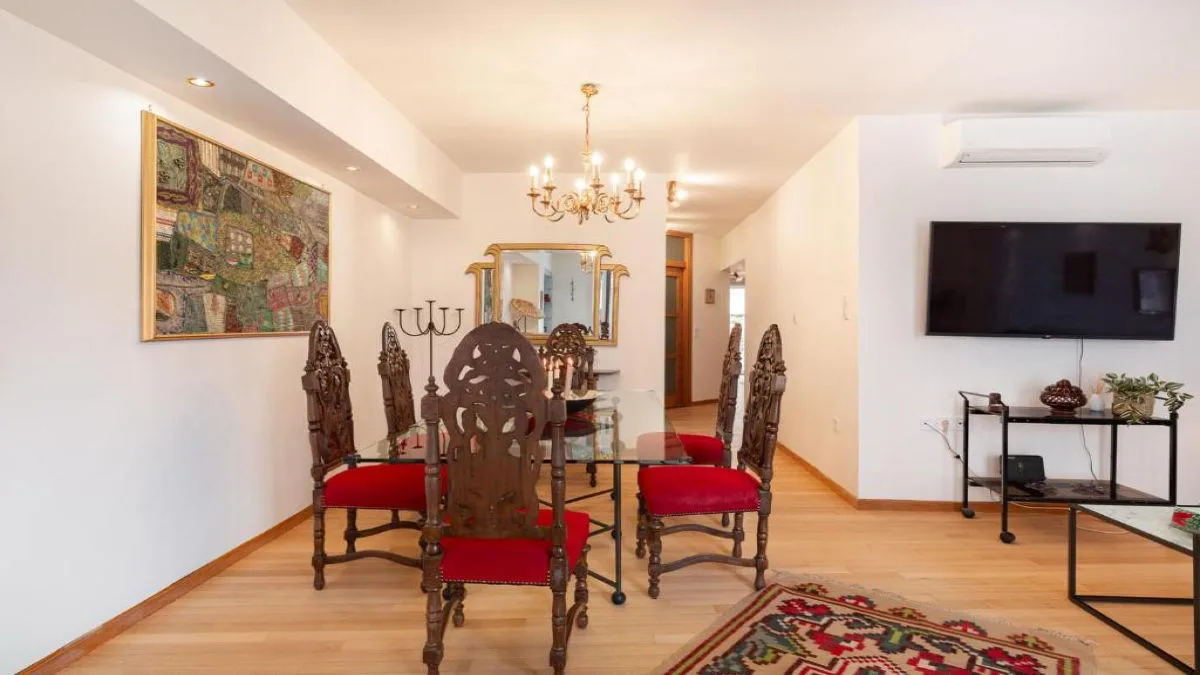 Λυσικράτους 15: Το Airbnb των 300 ευρώ τη βραδιά που καταστράφηκε στην έκρηξη