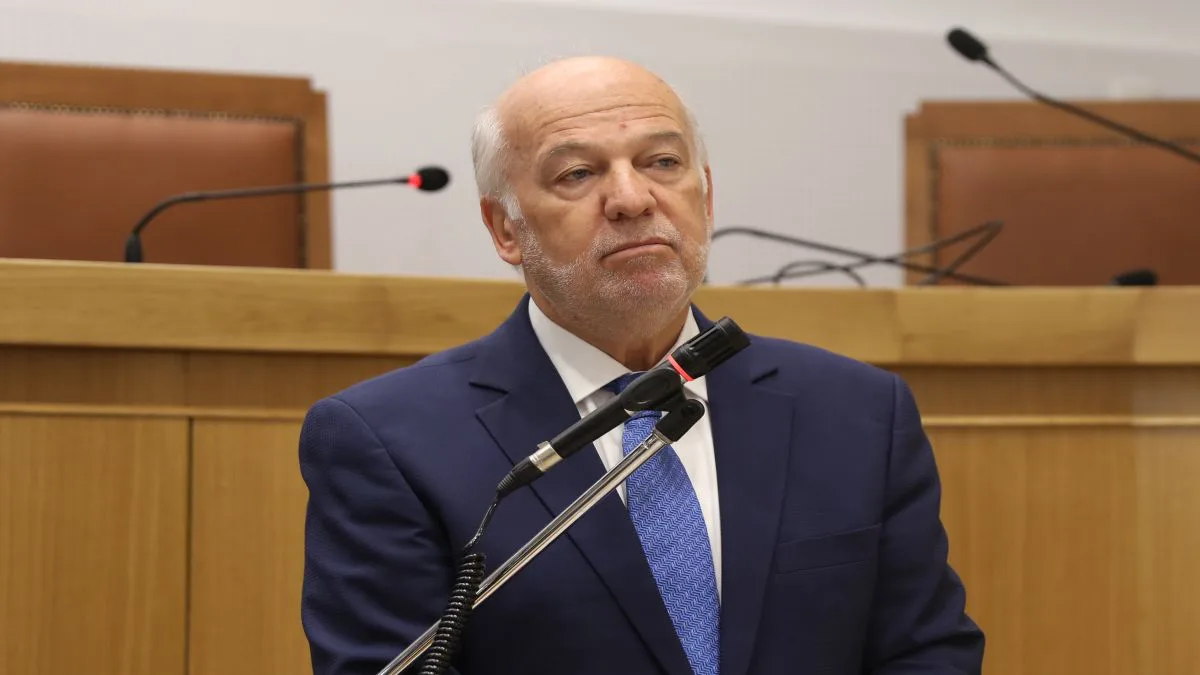 Φλωρίδης: «Το ΠΑΣΟΚ επέλεξε τον δρόμο της αυτο-γελοιοποίησης» – Πυρά κατά Δουδωνή