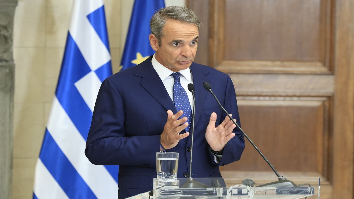 Το «γαλάζιο» πακέτο της ΔΕΘ – Ο Μητσοτάκης ρίχνει στο τραπέζι αυξήσεις και ελαφρύνσεις