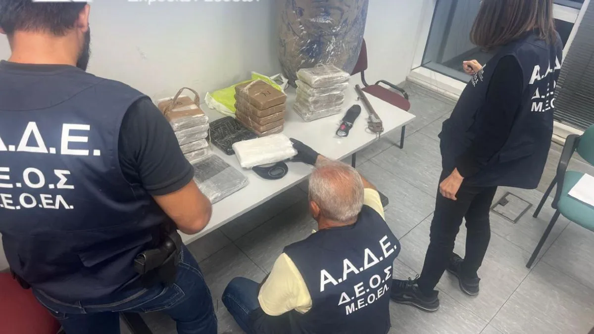 ΑΑΔΕ: Εντόπισαν 26,8 κιλά κοκαΐνης σε υπό ανέγερση οίκημα που συνδέονται με το ίδιο κύκλωμα