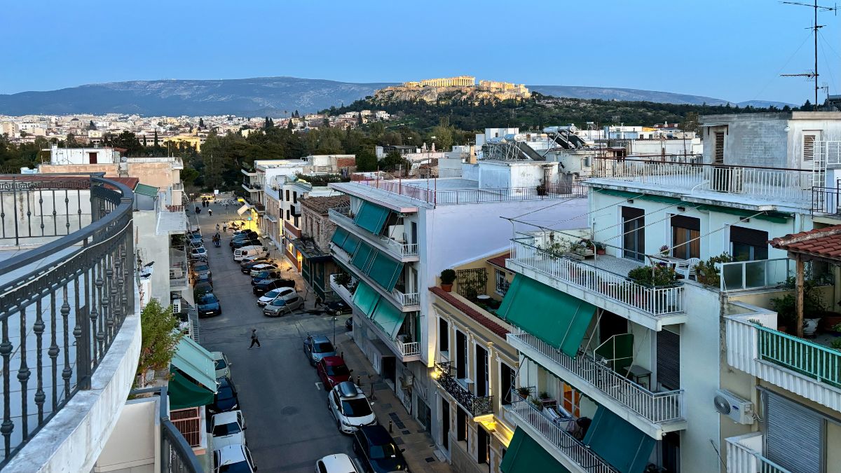 Θησείο: Συνελήφθη άνδρας με μαχαίρια και αεροβόλο όπλο – Τι βρήκαν οι αστυνομικοί