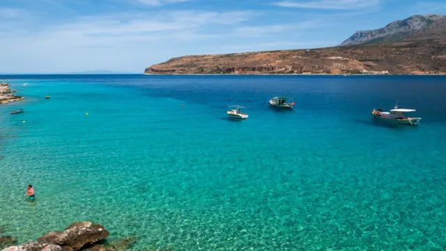 Σε ποια θάλασσα της Μάνης θα “ταξιδέψεις” τον Σεπτέμβριο;
