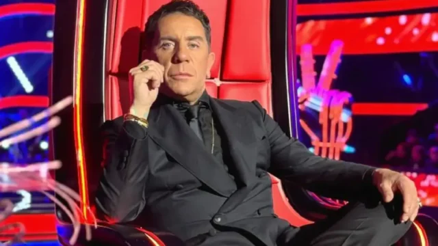 The Voice: Η άδεια καρέκλα του Μαζωνάκη, το αφιέρωμα και η απόφαση του ΣΚΑΙ για την πρεμιέρα – Τι θα συμβεί στο 1ο επεισόδιο μετά την τραγωδία
