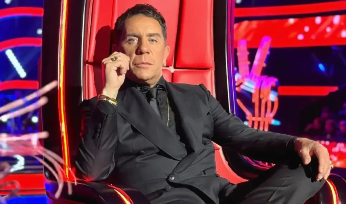 The Voice: Η άδεια καρέκλα του Μαζωνάκη, το αφιέρωμα και η απόφαση του ΣΚΑΙ για την πρεμιέρα – Τι θα συμβεί στο 1ο επεισόδιο μετά την τραγωδία