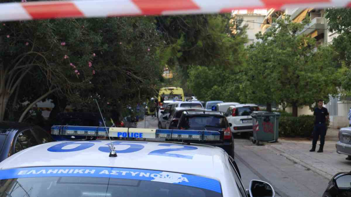 Θρίλερ στον Μαραθώνα: Είχε θάψει την μητέρα της στην αυλή του σπιτιού για να παίρνει τη σύνταξη – Η καταγγελία που αποκάλυψε την υπόθεση