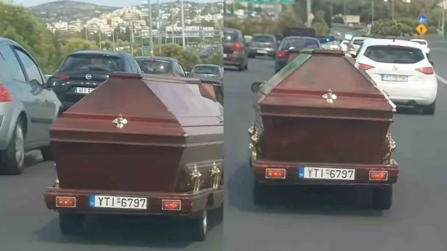 Απίστευτες εικόνες: Τι κάνει ένα όχημα – φέρετρο στη μέση της Εθνικής Οδού