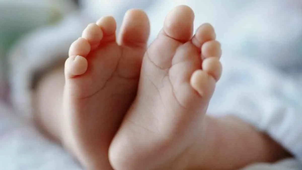 Βρέφος 17 ημερών με εγκεφαλική αιμορραγία στα Χανιά – Συνελήφθη η 18χρονη μητέρα