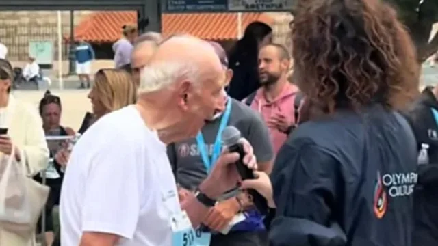 «Έτρεχα και σκεφτόμουν τη γυναίκα μου»: Ο 88χρονος δρομέας που ράγισε καρδιές στη Μεταμόρφωση