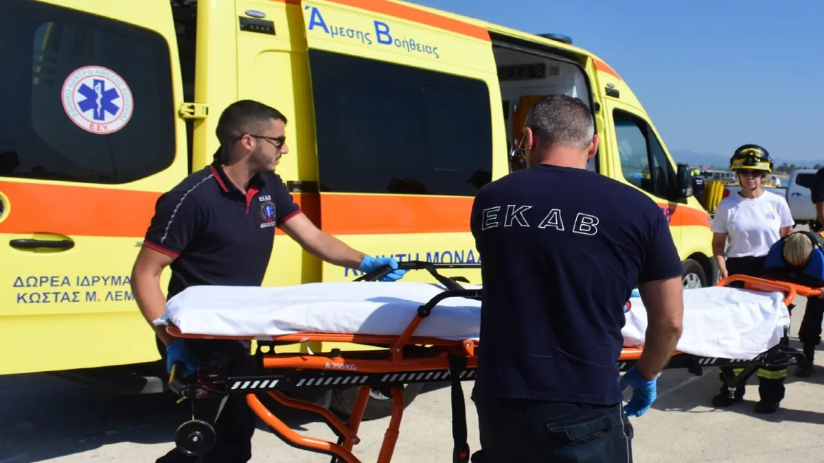 Αίγινα: Νεκρή 65χρονη στην παραλία Κλήμα με λουόμενους να παλεύουν με ΚΑΡΠΑ