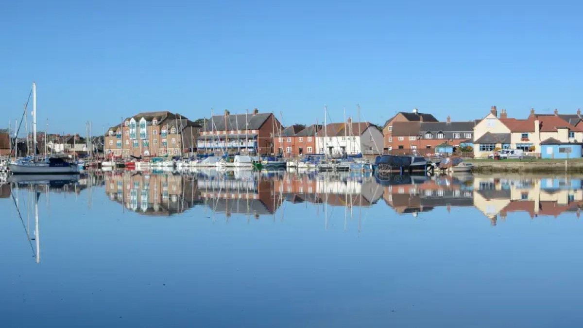 Στο εδώλιο 30χρονη γυμνάστρια στη Βρετανία – Κατηγορείται ότι είχε σχέση με 16χρονο μαθητή της