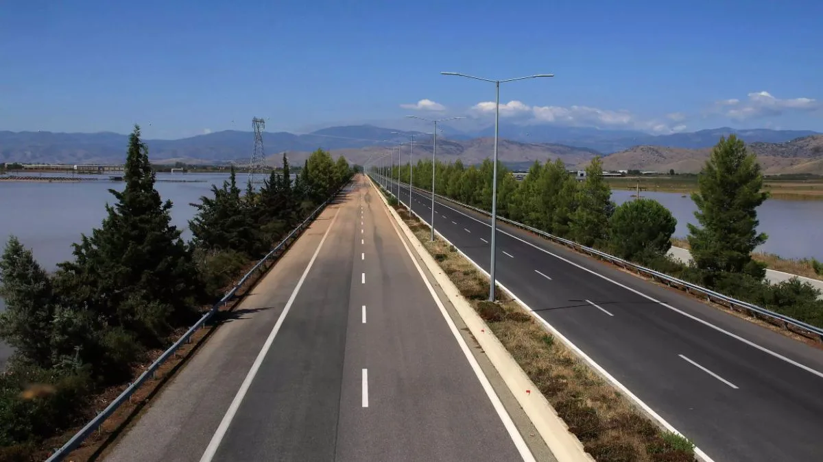 Πέτρες σε διερχόμενα ΙΧ μετά τα μεσάνυχτα – Μήνυση κατ’ αγνώστων