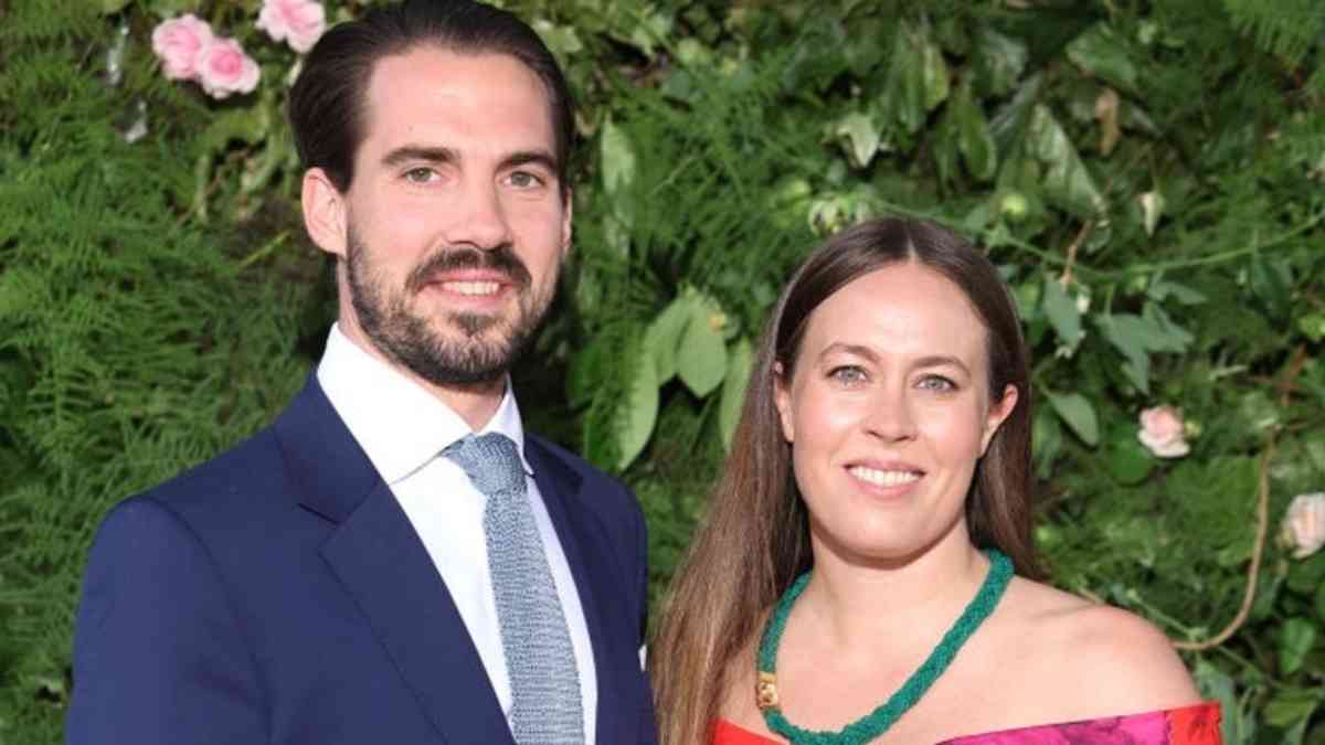 Γονείς για πρώτη φορά ο Φίλιππος Ντε Γκρες και η Νίνα Φλορ – Γεννήθηκε ο γιος τους μέσω παρένθετης μητέρας