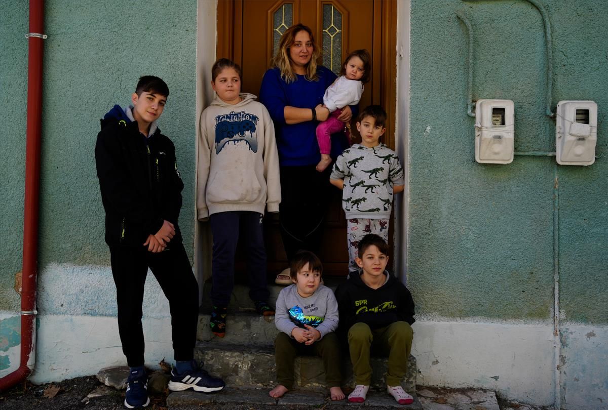Φουρνά: Αποχαιρετά το χωριό η πολύτεκνη οικογένεια που έκανε το μεγάλο βήμα