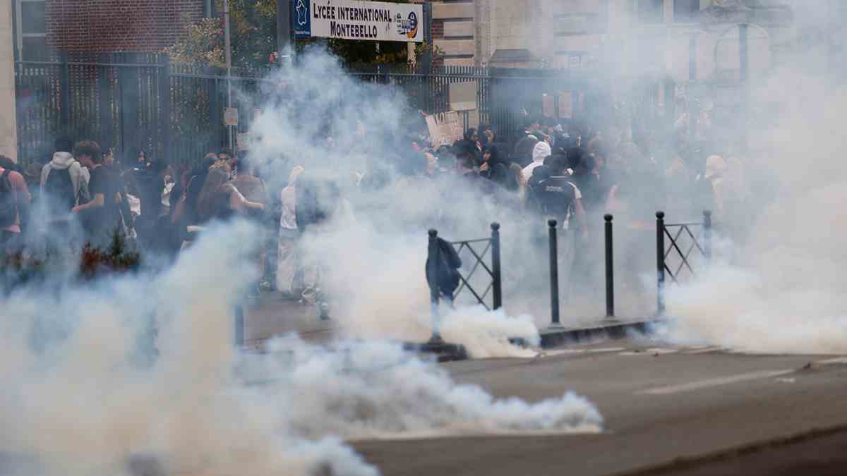 Ένταση στη Γαλλία: Δεκάδες τραυματίες στις μαθητικές διαδηλώσεις – 440 συλλήψεις, οι περισσότεροι είναι ανήλικοι