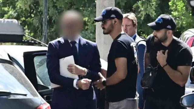 Μαζωνάκης: Ο γιατρός της Καρνεάδου έκανε «σεμινάριο» σε γιατρό από τις Φιλιππίνες – Το βίντεο ντοκουμέντο