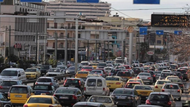 Κίνηση στους δρόμους της Αθήνας: Προβλήματα σε Κηφισό και Κηφισίας και με καθυστερήσεις η Αττική Οδός