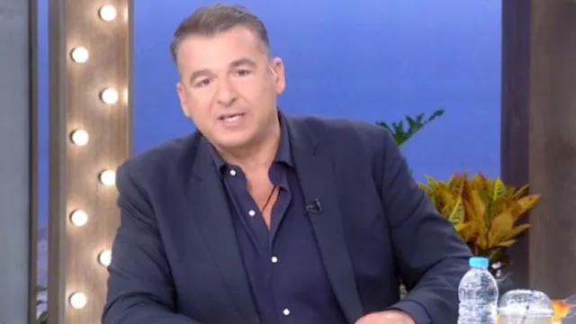 Λιάγκας: Αγιασμός στο πλατό του «Πρωινού» – Πήρε την… ευλογία πριν τη μάχη της τηλεθέασης (Φωτογραφία)