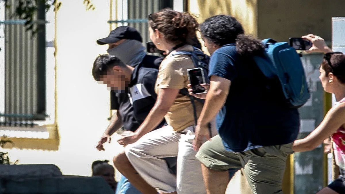Άγριος ξυλοδαρμός στον Κορυδαλλό: Στο ιατρείο ο Αφγανός που κατηγορείται για τη Βρετανίδα στην Κυψέλη