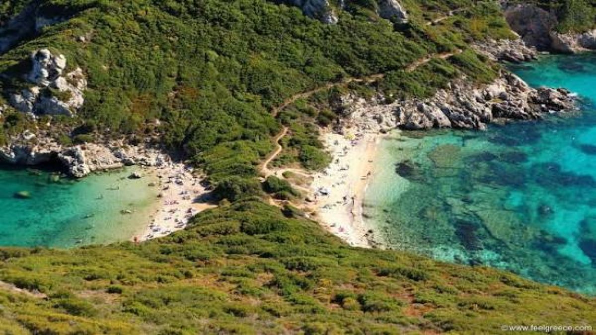 Η κρυφή παραλία της Κέρκυρας που μοιάζει βγαλμένη από την Καραϊβική